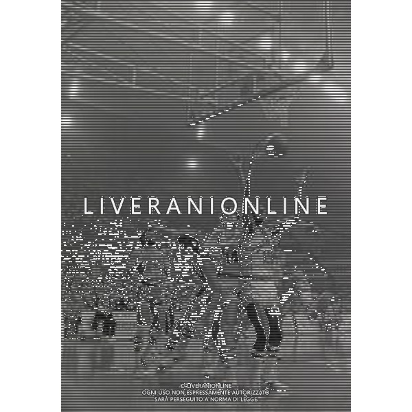 NEG- 19-03-1980 MILANO FINALE DI COPPA DELLE COPPE EMERSON VARESE-GABETTI CANTU\' 90-88 NELLA FOTO 15 BRUCE SEALS AG ALDO LIVERANI SAS