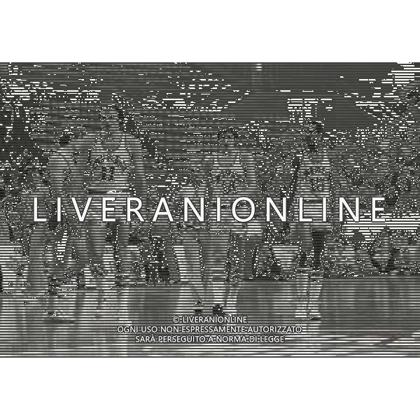 NEG- 19-03-1980 MILANO FINALE DI COPPA DELLE COPPE EMERSON VARESE-GABETTI CANTU\' 90-88 NELLA FOTO 11 DINO MENEGHIN-14-ENZO CARRARIA-15 BRUCE SEALS AG ALDO LIVERANI SAS