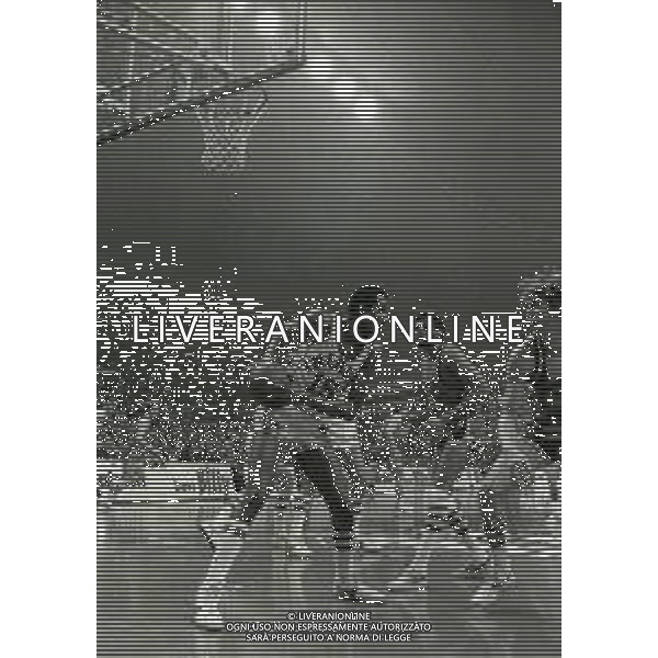 NEG- 19-03-1980 MILANO FINALE DI COPPA DELLE COPPE EMERSON VARESE-GABETTI CANTU\' 90-88 NELLA FOTO 15 BRUCE SEALS AG ALDO LIVERANI SAS