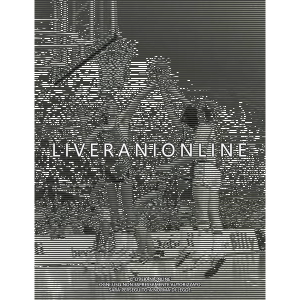 NEG- 19-03-1980 MILANO FINALE DI COPPA DELLE COPPE EMERSON VARESE-GABETTI CANTU\' 90-88 NELLA FOTO BRUCE FLOWERS AG ALDO LIVERANI SAS