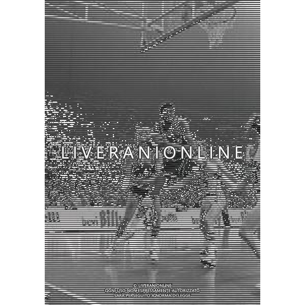 NEG- 19-03-1980 MILANO FINALE DI COPPA DELLE COPPE EMERSON VARESE-GABETTI CANTU\' 90-88 NELLA FOTO WAYNE SMITH AG ALDO LIVERANI SAS