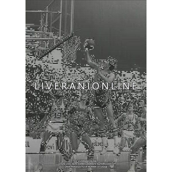 NEG- 19-03-1980 MILANO FINALE DI COPPA DELLE COPPE EMERSON VARESE-GABETTI CANTU\' 90-88 NELLA FOTO ANTONELLO RIVA AG ALDO LIVERANI SAS