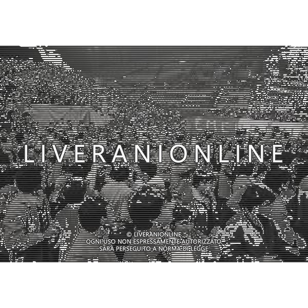 NEG- 19-03-1980 MILANO FINALE DI COPPA DELLE COPPE EMERSON VARESE-GABETTI CANTU\' 90-88 NELLA FOTO FINALE GARA AG ALDO LIVERANI SAS