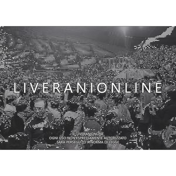 NEG- 19-03-1980 MILANO FINALE DI COPPA DELLE COPPE EMERSON VARESE-GABETTI CANTU\' 90-88 NELLA FOTO FINALE GARA AG ALDO LIVERANI SAS