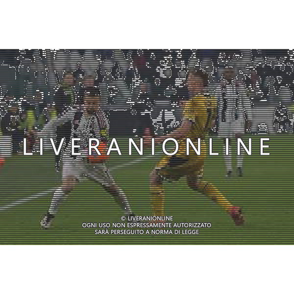 TVMV-Torino 02.12.2025 Allianz Stadium ©Manuela Viganti/Agenzia Aldo Liverani Juventus vs Udinese Ottavidi Finale Coppa Italia Frecciarossa 2025/2026 Nella foto: edon zhegrova e nicolo bertola ©Viganti - AGENZIA ALDO LIVERANI SAS