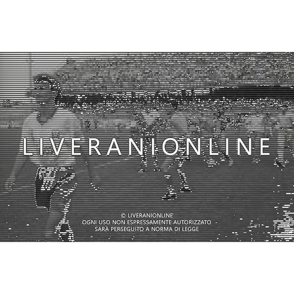 NEG-31-05-1992 MONZA -CAMPONATO D CALCIO SERIE C MONZA-CHIEVO 1-1 NELLA FOTO FULVIO SAINI E ANSELMO ROBBIATI A FINE GARA AG ALDO LIVERANI SAS