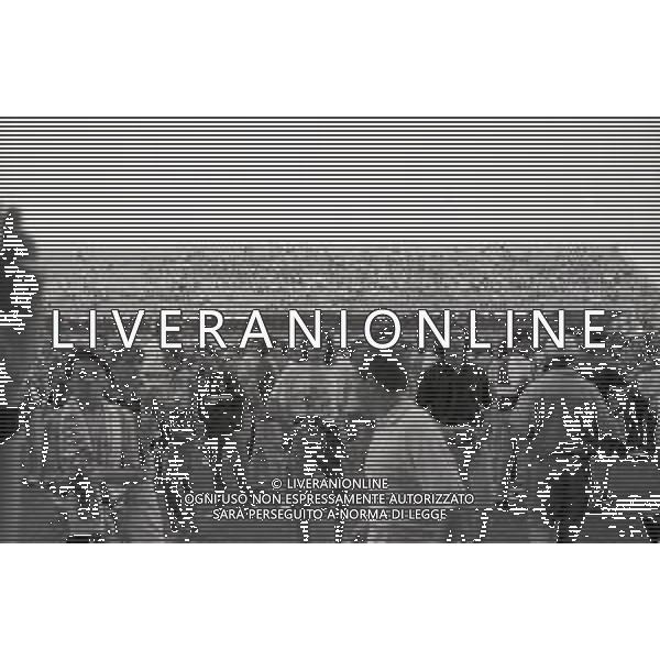 NEG-31-05-1992 MONZA -CAMPONATO D CALCIO SERIE C MONZA-CHIEVO 1-1 NELLA FOTO FINE GARA PROMOZIONE MONZA CALCIO AG ALDO LIVERANI SAS