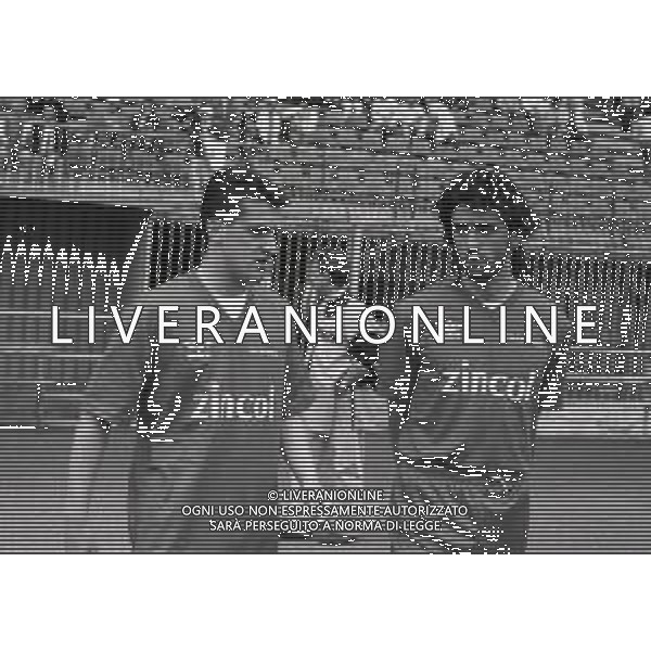 NEG-31-05-1992 MONZA -CAMPONATO D CALCIO SERIE C MONZA-CHIEVO 1-1 NELLA FOTO FABIO VIVIANI E ANSELMO ROBBIATI AG ALDO LIVERANI SAS