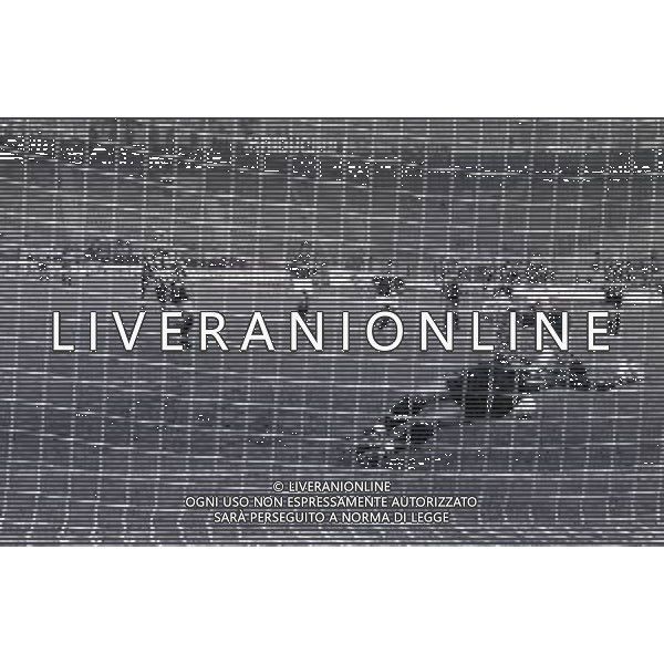 NEG-27-10-1983 MILANO GARA DI ANDATA COPPA ITALIA INTER-LUCCHESE 2-0 NELLA FOTO RIGORE DENNIS BERGKAMP AG ALDO LIVERANI SAS