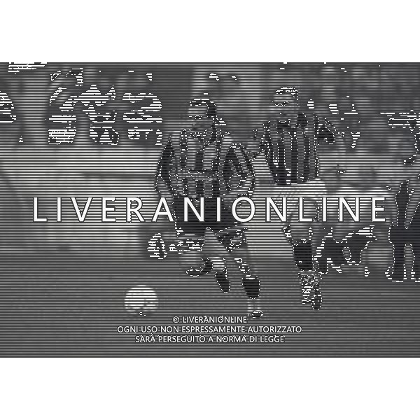 NEG-27-10-1983 MILANO GARA DI ANDATA COPPA ITALIA INTER-LUCCHESE 2-0 NELLA FOTO RUBEN SOSA E RUSSO BRUNO AG ALDO LIVERANI SAS