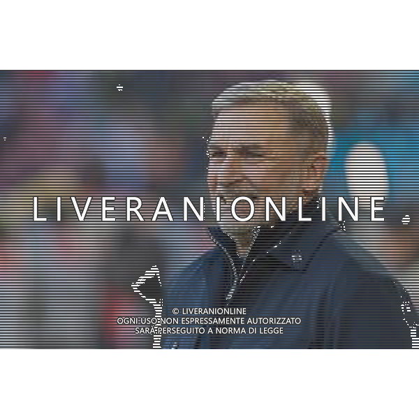 Sportvorstand Stefan Kuntz (HSV) schaut, lacht, lachen, FC Augsburg vs. Hamburger SV, Fussball, 1. Bundesliga, 11. Spieltag, 22.11.2025 DFB regulations prohibit any use of photographs as image sequences and/or quasi-video / action press KARMAPRESS-AG ALDO LIVERANI SAS