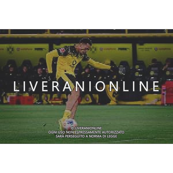 Felix Nmecha #8 (Borussia Dortmund), Borussia Dortmund vs. VfB Stuttgart, Fussball, 1. Bundesliga, 11. Spieltag, 22.11.2025 DFB regulations prohibit any use of photographs as image sequences and/or quasi-video / action press AG KARMAPRESS-AG ALDO LIVERANI SAS