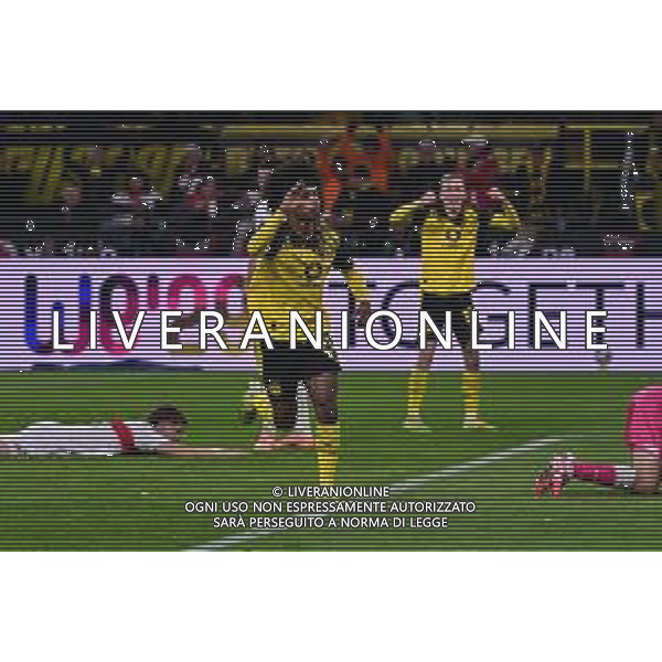 Tor zum 3:2 durch Karim Adeyemi #27 (Borussia Dortmund), Borussia Dortmund vs. VfB Stuttgart, Fussball, 1. Bundesliga, 11. Spieltag, 22.11.2025 DFB regulations prohibit any use of photographs as image sequences and/or quasi-video / action press AG KARMAPRESS-AG ALDO LIVERANI SAS