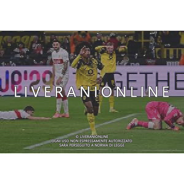 Tor zum 3:2 durch Karim Adeyemi #27 (Borussia Dortmund), Borussia Dortmund vs. VfB Stuttgart, Fussball, 1. Bundesliga, 11. Spieltag, 22.11.2025 DFB regulations prohibit any use of photographs as image sequences and/or quasi-video / action press AG KARMAPRESS-AG ALDO LIVERANI SAS