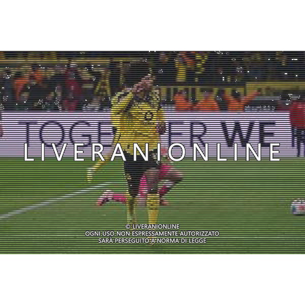 Tor zum 3:2 durch Karim Adeyemi #27 (Borussia Dortmund), Borussia Dortmund vs. VfB Stuttgart, Fussball, 1. Bundesliga, 11. Spieltag, 22.11.2025 DFB regulations prohibit any use of photographs as image sequences and/or quasi-video / action press AG KARMAPRESS-AG ALDO LIVERANI SAS