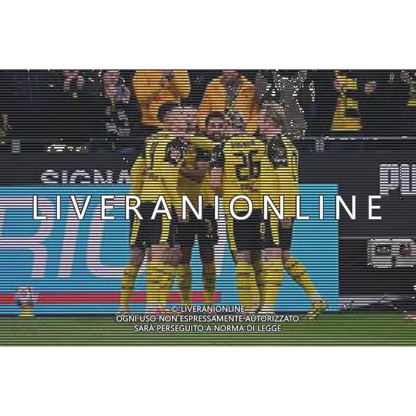 Torjubel zum 2:0 durch Maximilian Beier #14 (Borussia Dortmund), Borussia Dortmund vs. VfB Stuttgart, Fussball, 1. Bundesliga, 11. Spieltag, 22.11.2025 DFB regulations prohibit any use of photographs as image sequences and/or quasi-video / action press AG KARMAPRESS-AG ALDO LIVERANI SAS