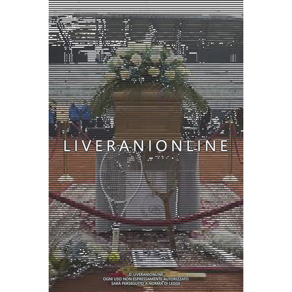 Roma 03 Dicembre 2025 Camera Ardente in onore di Nicola Pietrangeli, allestita al Foro Italico di Roma nello stadio a lui nominato. Nella Foto: il feretro Foto Credit: Andrea Bracaglia- AGENZIA ALDO LIVERANI SAS