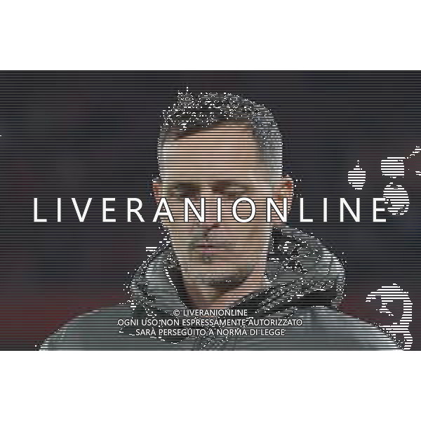 1. Bundesliga - 25/26 - 1. FC Köln - Eintracht Frankfurt am 22.11.2025 im RheinEnergieSTADION in Köln Trainer Dino Toppmöller / Toppmoeller / Toppmoller (Frankfurt) nachdenklich Foto: osnapix / Marcus Hirnschal DFL regulations prohibit any use of photographs as image sequences and/or quasi-video / action press KARMAPRESS-AG ALDO LIVERANI SAS