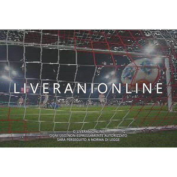 1. Bundesliga - 25/26 - 1. FC Köln - Eintracht Frankfurt am 22.11.2025 im RheinEnergieSTADION in Köln Jonathan / Jonny Burkardt (Frankfurt 9) erzielt gegen Torwart Marvin Schwäbe / Schwaebe (Koeln 1) das Tor zum 1 zu 4 Foto: osnapix / Marcus Hirnschal DFL regulations prohibit any use of photographs as image sequences and/or quasi-video / action press