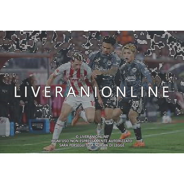1. Bundesliga - 25/26 - 1. FC Köln - Eintracht Frankfurt am 22.11.2025 im RheinEnergieSTADION in Köln Jakub Kaminski (Koeln 16) gegen Nnamdi Collins (Frankfurt 34) Foto: osnapix / Marcus Hirnschal DFL regulations prohibit any use of photographs as image sequences and/or quasi-video / action press