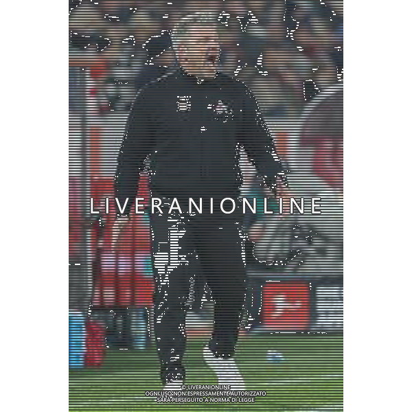 1. Bundesliga - 25/26 - 1. FC Köln - Eintracht Frankfurt am 22.11.2025 im RheinEnergieSTADION in Köln Trainer Lukasz Kwasniok (Koeln) schreit Foto: osnapix / Marcus Hirnschal DFL regulations prohibit any use of photographs as image sequences and/or quasi-video / action press