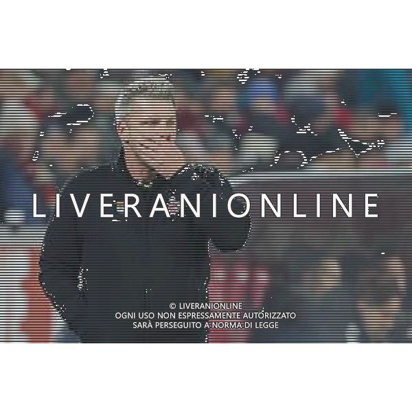 1. Bundesliga - 25/26 - 1. FC Köln - Eintracht Frankfurt am 22.11.2025 im RheinEnergieSTADION in Köln Trainer Lukasz Kwasniok (Koeln) unzufrieden, enttäuscht, enttaeuscht, niedergeschlagen. Foto: osnapix / Marcus Hirnschal DFL regulations prohibit any use of photographs as image sequences and/or quasi-video / action press