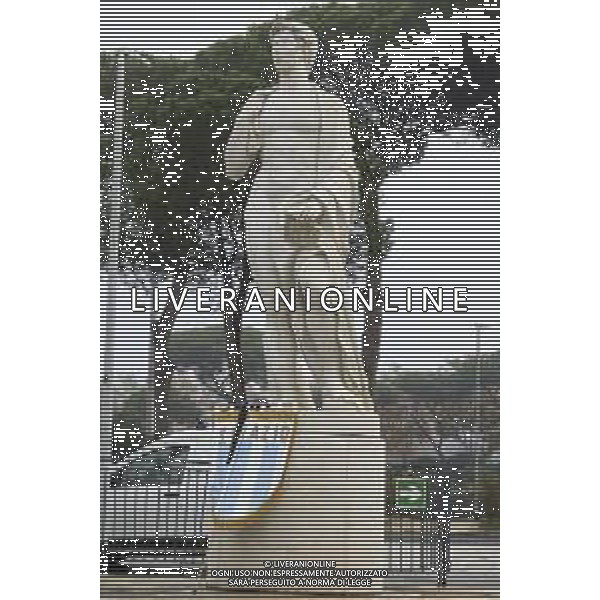 Roma 03 Dicembre 2025 Camera Ardente in onore di Nicola Pietrangeli, allestita al Foro Italico di Roma nello stadio a lui nominato. Nella Foto: il feretro Foto Credit: Andrea Bracaglia- AGENZIA ALDO LIVERANI SAS