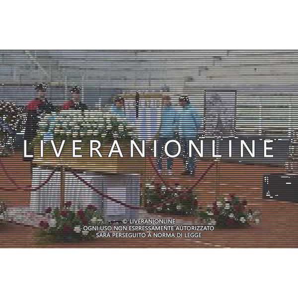 Roma 03 Dicembre 2025 Camera Ardente in onore di Nicola Pietrangeli, allestita al Foro Italico di Roma nello stadio a lui nominato. Nella Foto: il feretro Foto Credit: Andrea Bracaglia- AGENZIA ALDO LIVERANI SAS