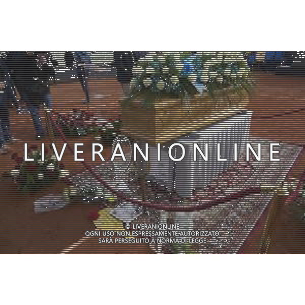 Roma 03 Dicembre 2025 Camera Ardente in onore di Nicola Pietrangeli, allestita al Foro Italico di Roma nello stadio a lui nominato. Nella Foto: il feretro Foto Credit: Andrea Bracaglia- AGENZIA ALDO LIVERANI SAS