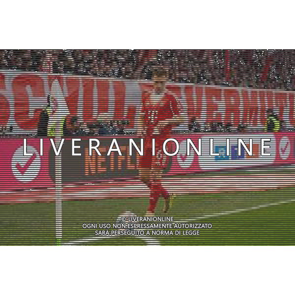 Joshua Kimmich #6 (FC Bayern Muenchen) beim Eckball, FC Bayern Muenchen vs. FC St. Pauli, Fussball, 1. Bundesliga, 12. Spieltag, 29.11.2025 DFB regulations prohibit any use of photographs as image sequences and/or quasi-video / action press AG KARMAPRESS-AG ALDO LIVERANI SAS