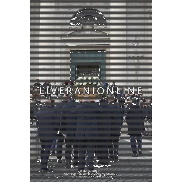 Roma 03 Dicembre 2025 Funerali di Nicola Pietrangeli a Roma nella Chiesa Parrocchiale Gran Madre di Dio. Nella Foto: arrivo del feretro Foto Credit: Andrea Bracaglia- AGENZIA ALDO LIVERANI SAS