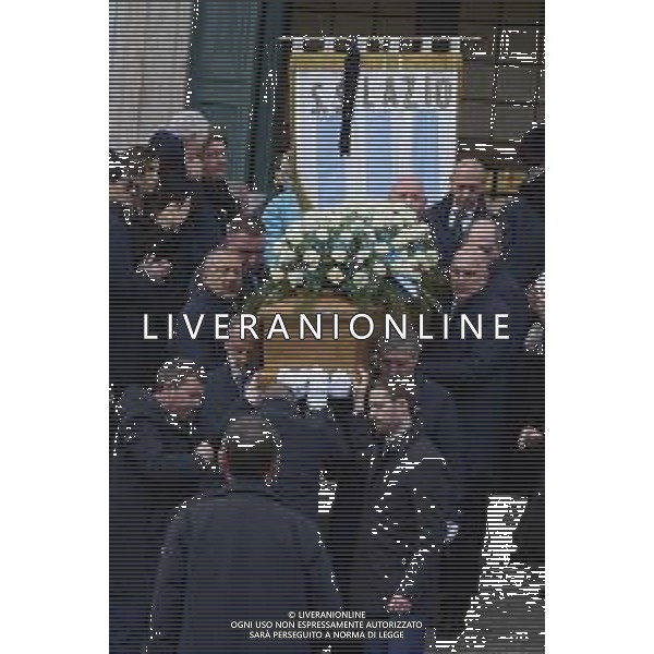 Roma 03 Dicembre 2025 Funerali di Nicola Pietrangeli a Roma nella Chiesa Parrocchiale Gran Madre di Dio. Nella Foto: uscita del feretro Foto Credit: Andrea Bracaglia- AGENZIA ALDO LIVERANI SAS