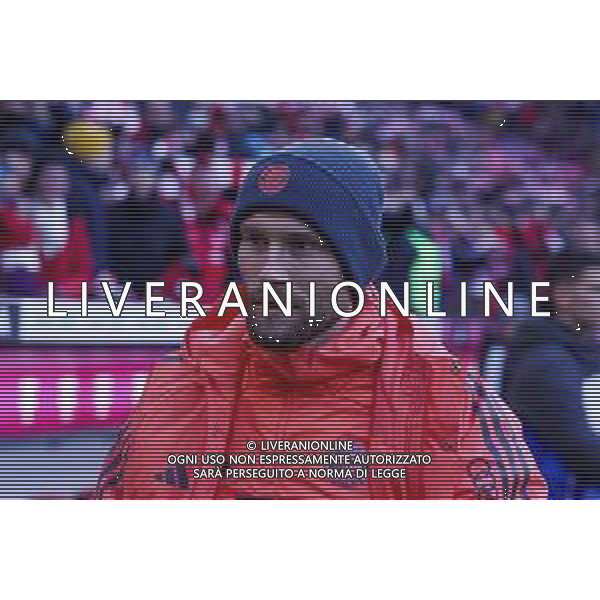 Konrad Laimer #27 (FC Bayern Muenchen) nimmt auf der Ersatzbank Platz, FC Bayern Muenchen vs. SC Freiburg, Fussball, Bundesliga, DFL, Saison 2025/2026, Hinrunde, 22.11.2025 DFB regulations prohibit any use of photographs as image sequences and/or quasi-video / action press AG KARMAPRESS-AG ALDO LIVERANI SAS