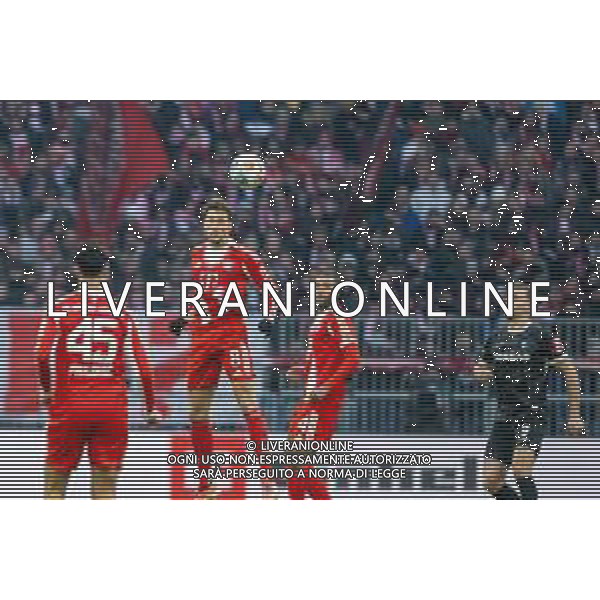 Leon Goretzka #8 (FC Bayern Muenchen) Kopfball, FC Bayern Muenchen - SC Freiburg, Fussball, Bundesliga, 11. Spieltag, 22.11.2025 DFB regulations prohibit any use of photographs as image sequences and/or quasi-video / action press AG KARMAPRESS-AG ALDO LIVERANI SAS