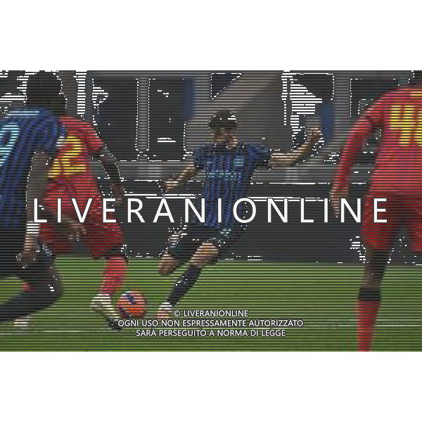 Inter vs Venezia nella foto Petar Sucic (Inter) al tiro Milano 03-12-2025 Stadio Giuseppe Meazza - San Siro Inter vs Venezia Coppa Italia Frecciarossa - ottavi di finale foto Roberto Garavaglia/Agenzia Aldo Liverani sas