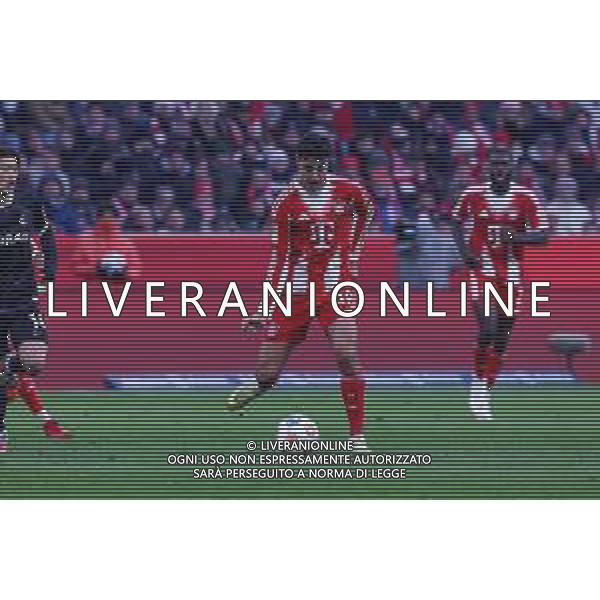 Alexandar Pavlovic #45 (FC Bayern Muenchen) in Aktion, FC Bayern Muenchen vs. SC Freiburg, Fussball, Bundesliga, DFL, Saison 2025/2026, Hinrunde, 22.11.2025 DFB regulations prohibit any use of photographs as image sequences and/or quasi-video / action press AG KARMAPRESS-AG ALDO LIVERANI SAS