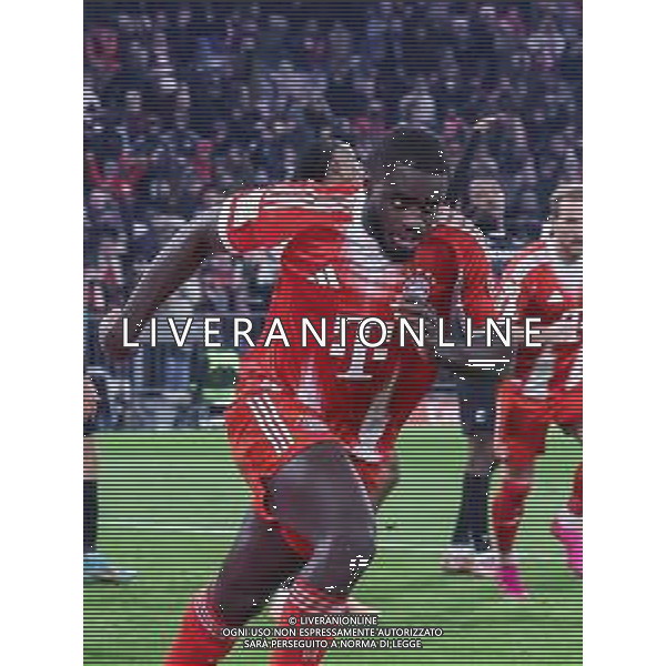 Dayot Upamecano #2 (FC Bayern Muenchen) jubelt nach seinem Tor zum 3:2, FC Bayern Muenchen vs. SC Freiburg, Fussball, Bundesliga, DFL, Saison 2025/2026, Hinrunde, 22.11.2025 DFB regulations prohibit any use of photographs as image sequences and/or quasi-video / action press AG KARMAPRESS-AG ALDO LIVERANI SAS