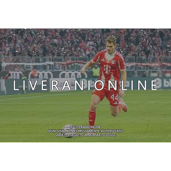 Josip Stanisic #44 (FC Bayern Muenchen), FC Bayern Muenchen - SC Freiburg, Fussball, Bundesliga, 11. Spieltag, 22.11.2025 DFB regulations prohibit any use of photographs as image sequences and/or quasi-video / action press AG KARMAPRESS-AG ALDO LIVERANI SAS