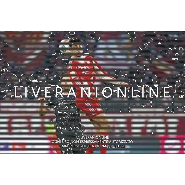 Aleksandar Pavlovic #45 (FC Bayern Muenchen), Kopfball, FC Bayern Muenchen - SC Freiburg, Fussball, Bundesliga, 11. Spieltag, 22.11.2025 DFB regulations prohibit any use of photographs as image sequences and/or quasi-video / action press AG KARMAPRESS-AG ALDO LIVERANI SAS