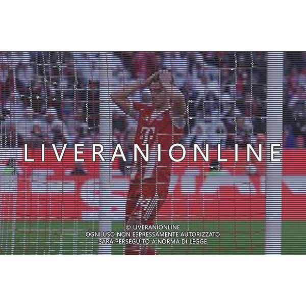 Enttaeuschung, Frust bei Josip Stanisic #44 (FC Bayern Muenchen) nach einer vergebenen Chance, FC Bayern Muenchen vs. SC Freiburg, Fussball, Bundesliga, DFL, Saison 2025/2026, Hinrunde, 22.11.2025 DFB regulations prohibit any use of photographs as image sequences and/or quasi-video / action press AG KARMAPRESS-AG ALDO LIVERANI SAS