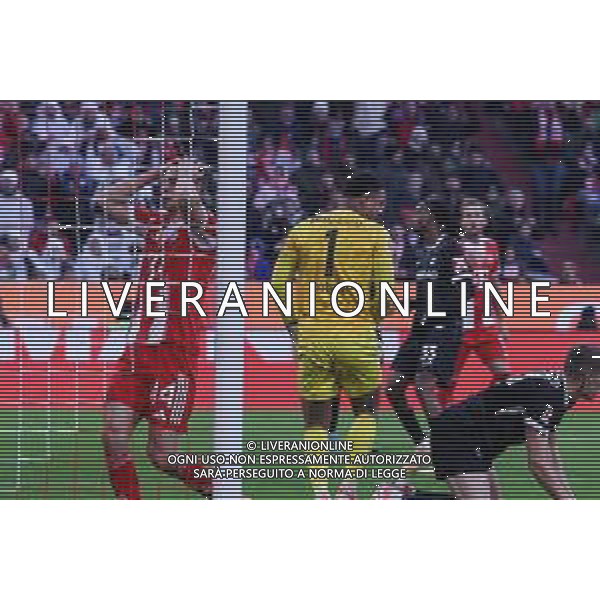 Enttaeuschung, Frust bei Josip Stanisic #44 (FC Bayern Muenchen) nach einer vergebenen Chance, FC Bayern Muenchen vs. SC Freiburg, Fussball, Bundesliga, DFL, Saison 2025/2026, Hinrunde, 22.11.2025 DFB regulations prohibit any use of photographs as image sequences and/or quasi-video / action press AG KARMAPRESS-AG ALDO LIVERANI SAS