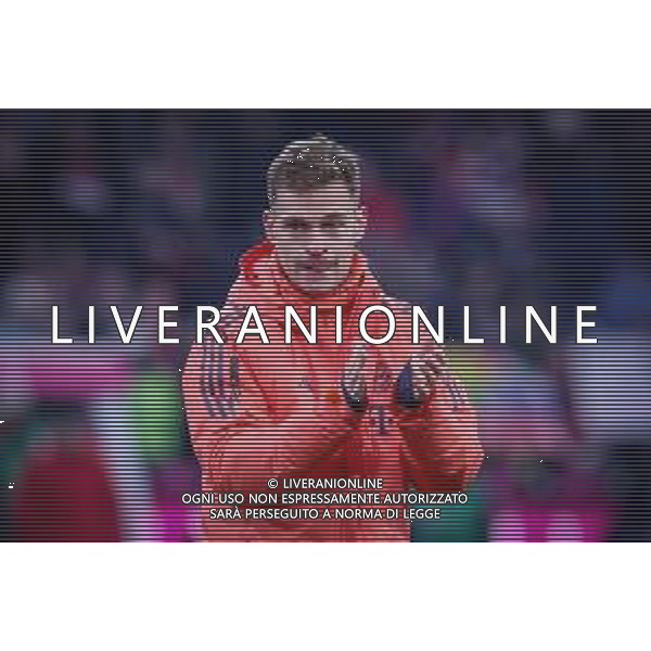 Joshua Kimmich #6 (FC Bayern Muenchen) jubelt mit den Fans, FC Bayern Muenchen vs. SC Freiburg, Fussball, Bundesliga, DFL, Saison 2025/2026, Hinrunde, 22.11.2025 DFB regulations prohibit any use of photographs as image sequences and/or quasi-video / action press AG KARMAPRESS-AG ALDO LIVERANI SAS