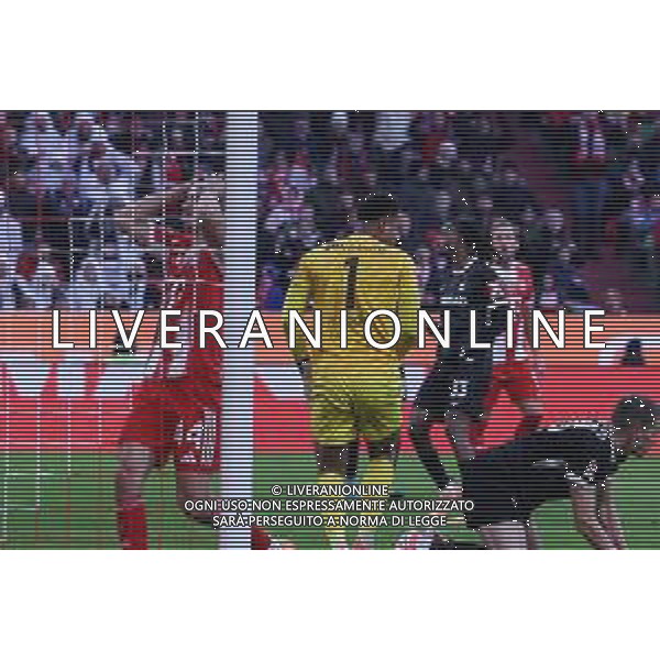 Enttaeuschung, Frust bei Josip Stanisic #44 (FC Bayern Muenchen) nach einer vergebenen Chance, FC Bayern Muenchen vs. SC Freiburg, Fussball, Bundesliga, DFL, Saison 2025/2026, Hinrunde, 22.11.2025 DFB regulations prohibit any use of photographs as image sequences and/or quasi-video / action press AG KARMAPRESS-AG ALDO LIVERANI SAS