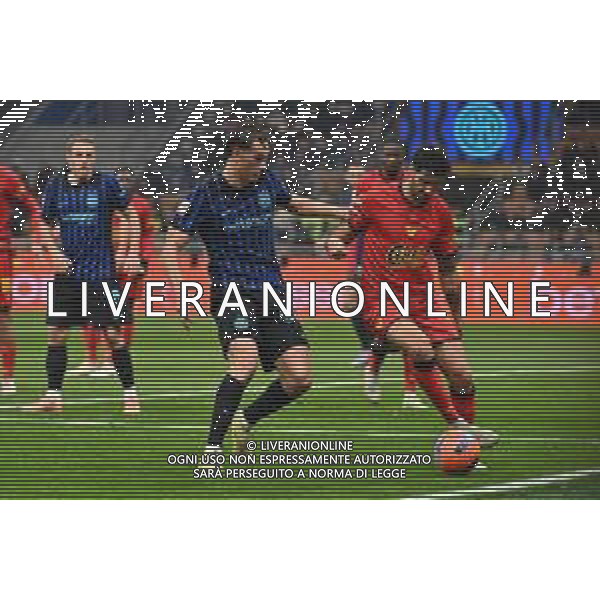 Inter vs Venezia nella foto Francesco Pio Esposito (Inter) e Nunzio Lella (Venezia) Milano 03-12-2025 Stadio Giuseppe Meazza - San Siro Inter vs Venezia Coppa Italia Frecciarossa - ottavi di finale foto Roberto Garavaglia/Agenzia Aldo Liverani sas