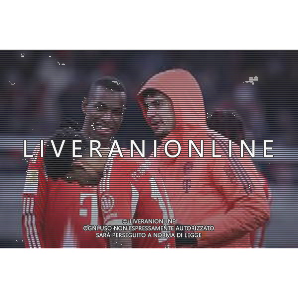 Nicolas Jackson #11 (FC Bayern Muenchen) und Alexandar Pavlovic #45 (FC Bayern Muenchen) zufieden bei den Fans, mit Luis Diaz #14 (FC Bayern Muenchen), FC Bayern Muenchen vs. SC Freiburg, Fussball, Bundesliga, DFL, Saison 2025/2026, Hinrunde, 22.11.2025 DFB regulations prohibit any use of photographs as image sequences and/or quasi-video / action press AG KARMAPRESS-AG ALDO LIVERANI SAS