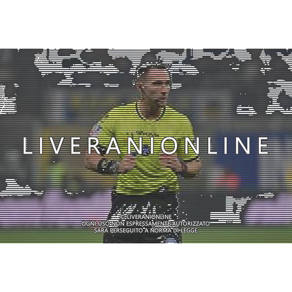 Inter vs Venezia nella foto l\'arbitro Davide Di Marco di Ciampino (Roma) Milano 03-12-2025 Stadio Giuseppe Meazza - San Siro Inter vs Venezia Coppa Italia Frecciarossa - ottavi di finale foto Roberto Garavaglia/Agenzia Aldo Liverani sas