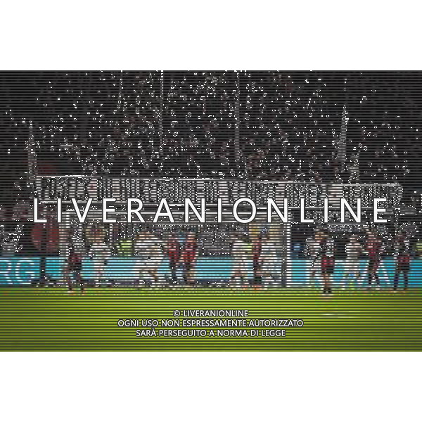 Protestplakat der Frankfurt-Fans, Eintracht Frankfurt vs. VfL Wolfsburg, Fussball, Bundesliga, DFL, Saison 2025/2026, Hinrunde, 12. Spieltag, 30.11.2025 DFB regulations prohibit any use of photographs as image sequences and/or quasi-video / action press AG KARMAPRESS-AG ALDO LIVERANI SAS