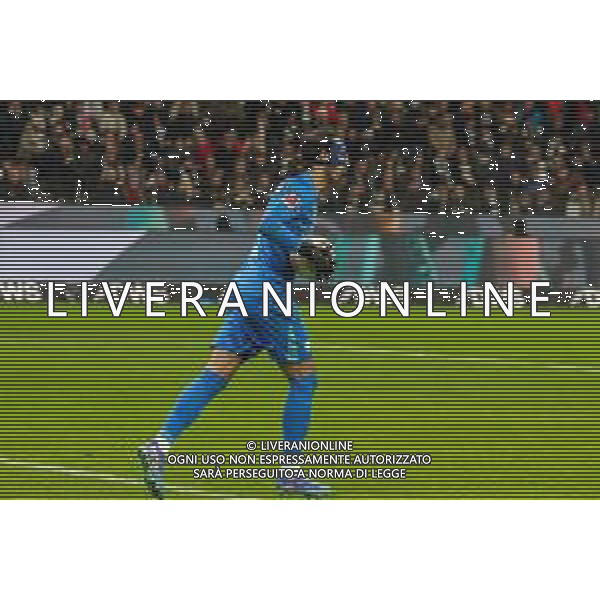 Kamil Grabara #1 (VfL Wolfsburg), Eintracht Frankfurt vs. VfL Wolfsburg, Fussball, Bundesliga, DFL, Saison 2025/2026, Hinrunde, 12. Spieltag, 30.11.2025 DFB regulations prohibit any use of photographs as image sequences and/or quasi-video / action press AG KARMAPRESS-AG ALDO LIVERANI SAS