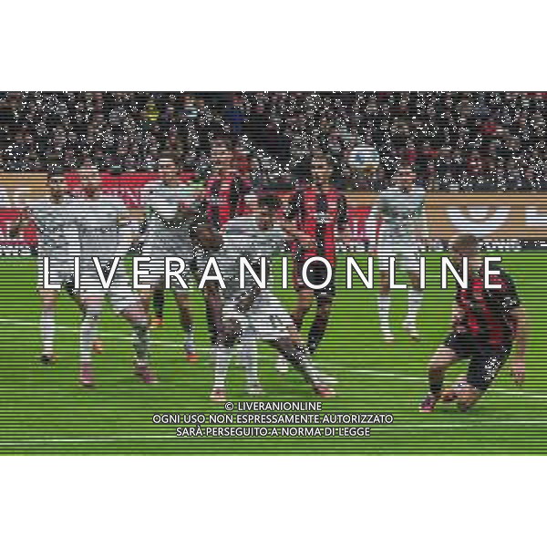 Rasmus Kristensen #13 (Eintracht Frankfurt) mit einer Kopfballhereingabe, Eintracht Frankfurt vs. VfL Wolfsburg, Fussball, Bundesliga, DFL, Saison 2025/2026, Hinrunde, 12. Spieltag, 30.11.2025 DFB regulations prohibit any use of photographs as image sequences and/or quasi-video / action press AG KARMAPRESS-AG ALDO LIVERANI SAS