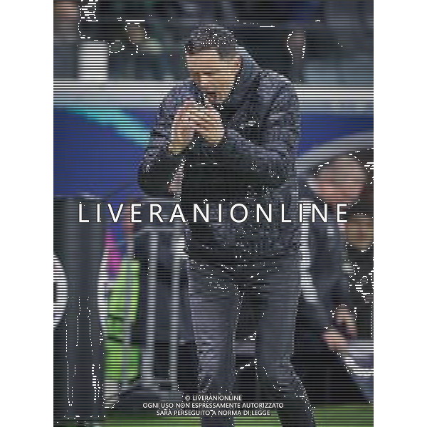 Chef-Trainer Dino Toppmoeller (Eintracht Frankfurt) feuert seine Mannschaft an, Eintracht Frankfurt vs. VfL Wolfsburg, Fussball, Bundesliga, DFL, Saison 2025/2026, Hinrunde, 12. Spieltag, 30.11.2025 DFB regulations prohibit any use of photographs as image sequences and/or quasi-video / action press AG KARMAPRESS-AG ALDO LIVERANI SAS